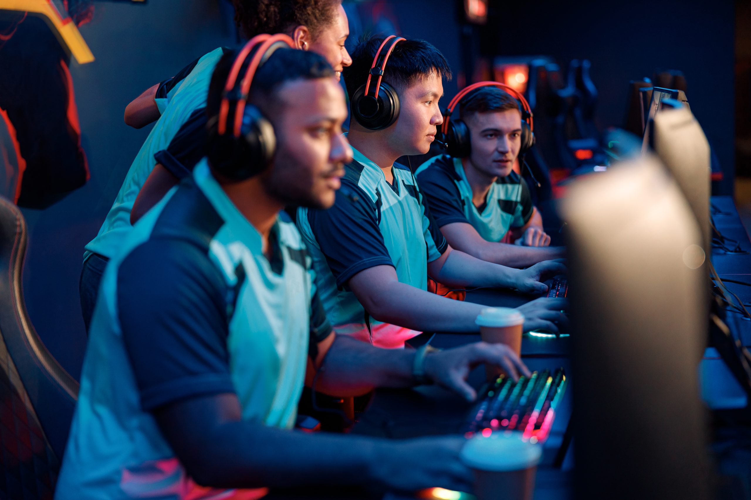 cybersporters nemen deel aan belangrijke wedstrijd bij gamingclub